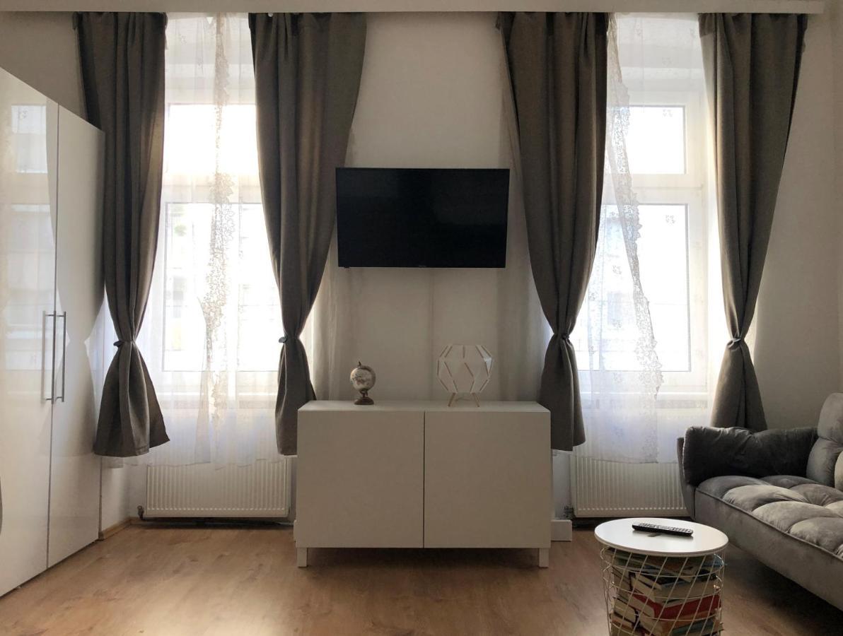 Central Apartment Near Subway Station 2 Wenen Buitenkant foto