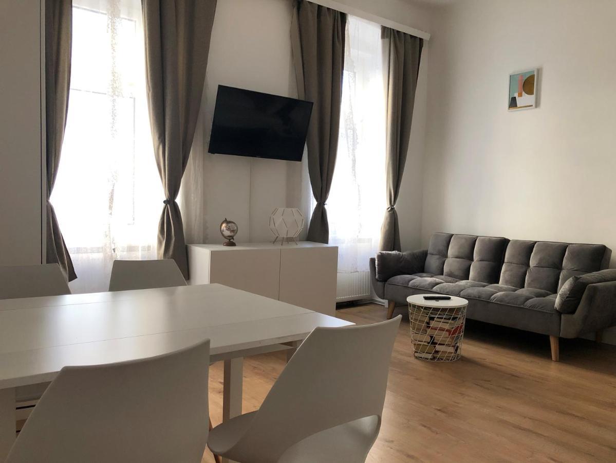 Central Apartment Near Subway Station 2 Wenen Buitenkant foto